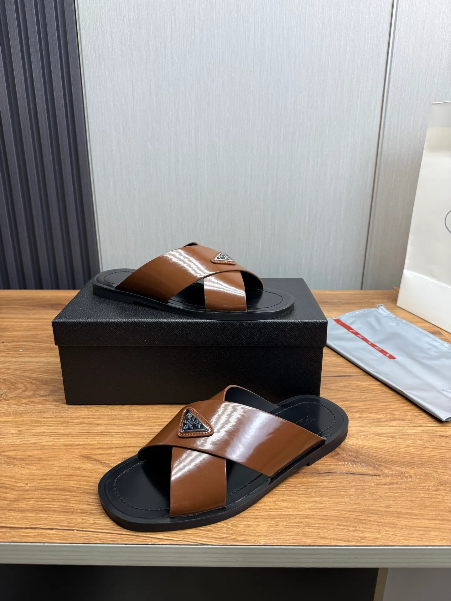 Factory price 340💰 ＰＲＡＤＡPrada - popular men's slippers hot sale 🔥 🩴Official website one to one production 38-45 sizes 45 46 🉑️Customized!
